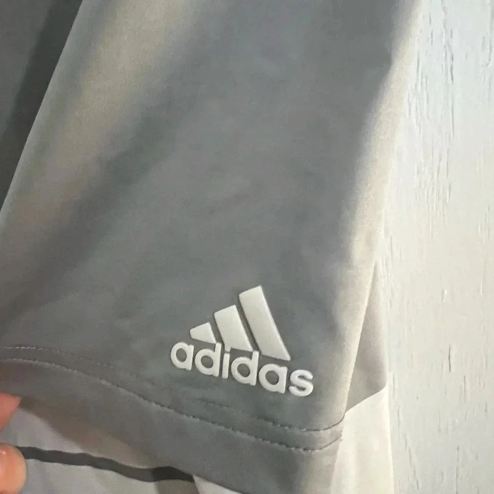 Men’s Gray Striped Adidas Golf Polo Size Medium